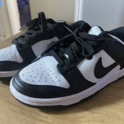Women’s Nike Dunk Panda Sz 5