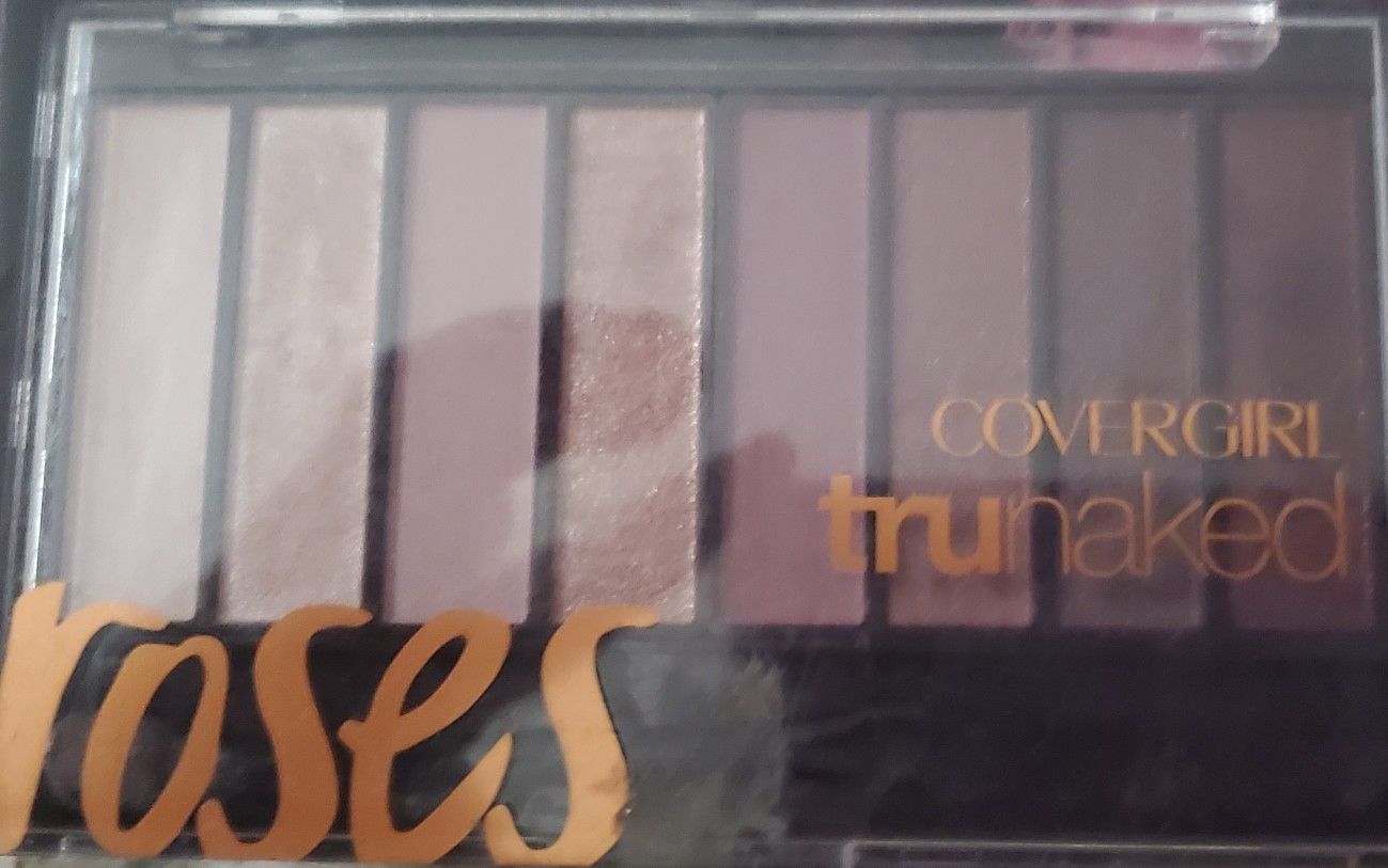 3 EYESHADOWS COVERGIRL ROSES,COUNTRY WOODS ,WET N WILD 