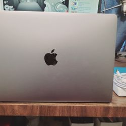 Apple MacBook Pro 16