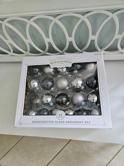 ORNAMENT SET.   ESFERAS