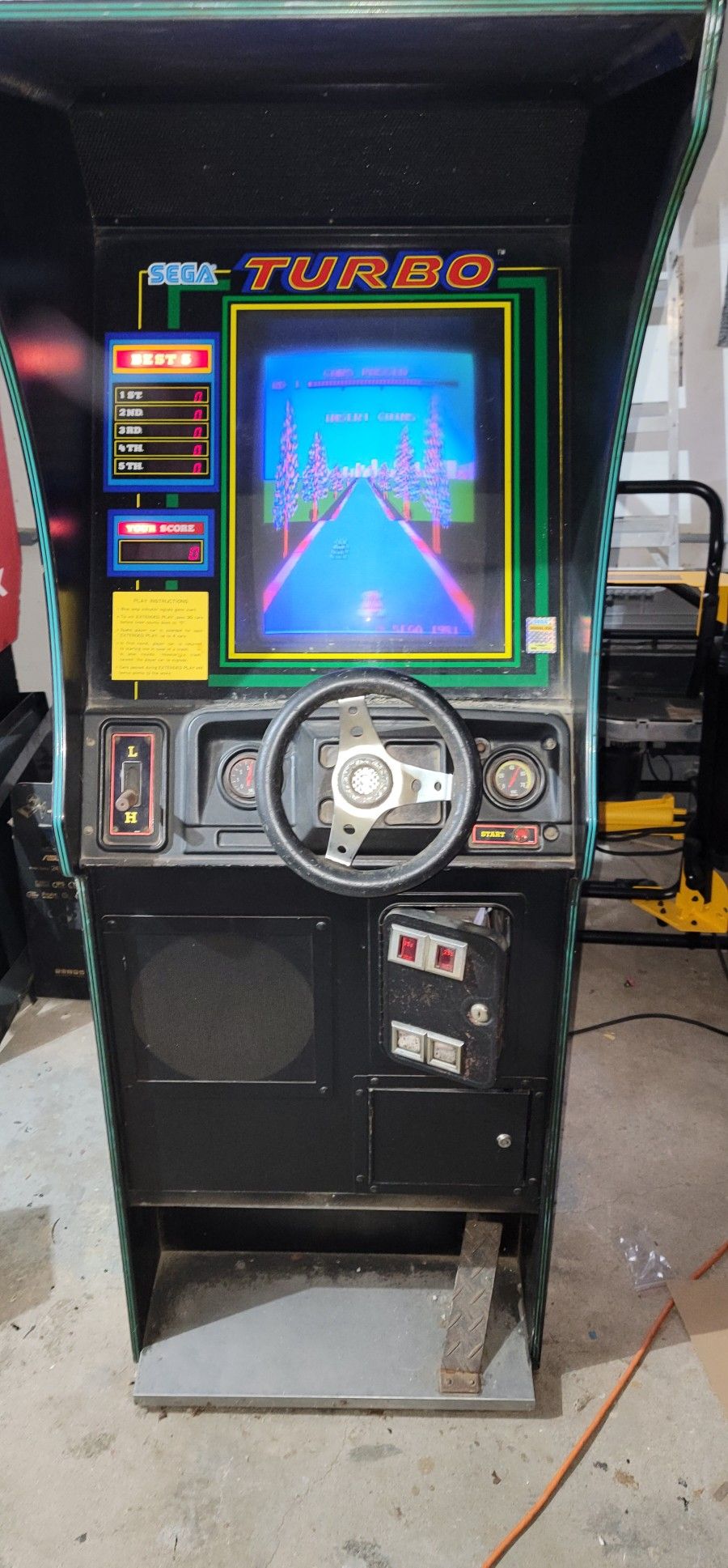 SEGA TURBO arcade game