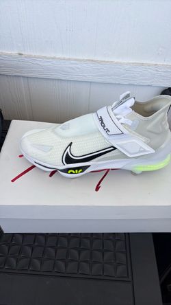 Baseball cleats