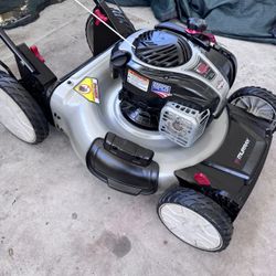 FEW TIMES USE SAME DAY AVAILABLE  MURRAY 21 INCH WITHD CUT. PUSH LAWNMOWER . PERFECTLY  WORKING CONDITION POWERED BY SUPER AMERICAN ENGINE BRIGGS AND 