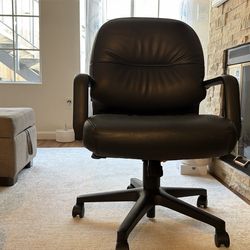 Black Office Chair – Comfortable & Like New (8.5/10)