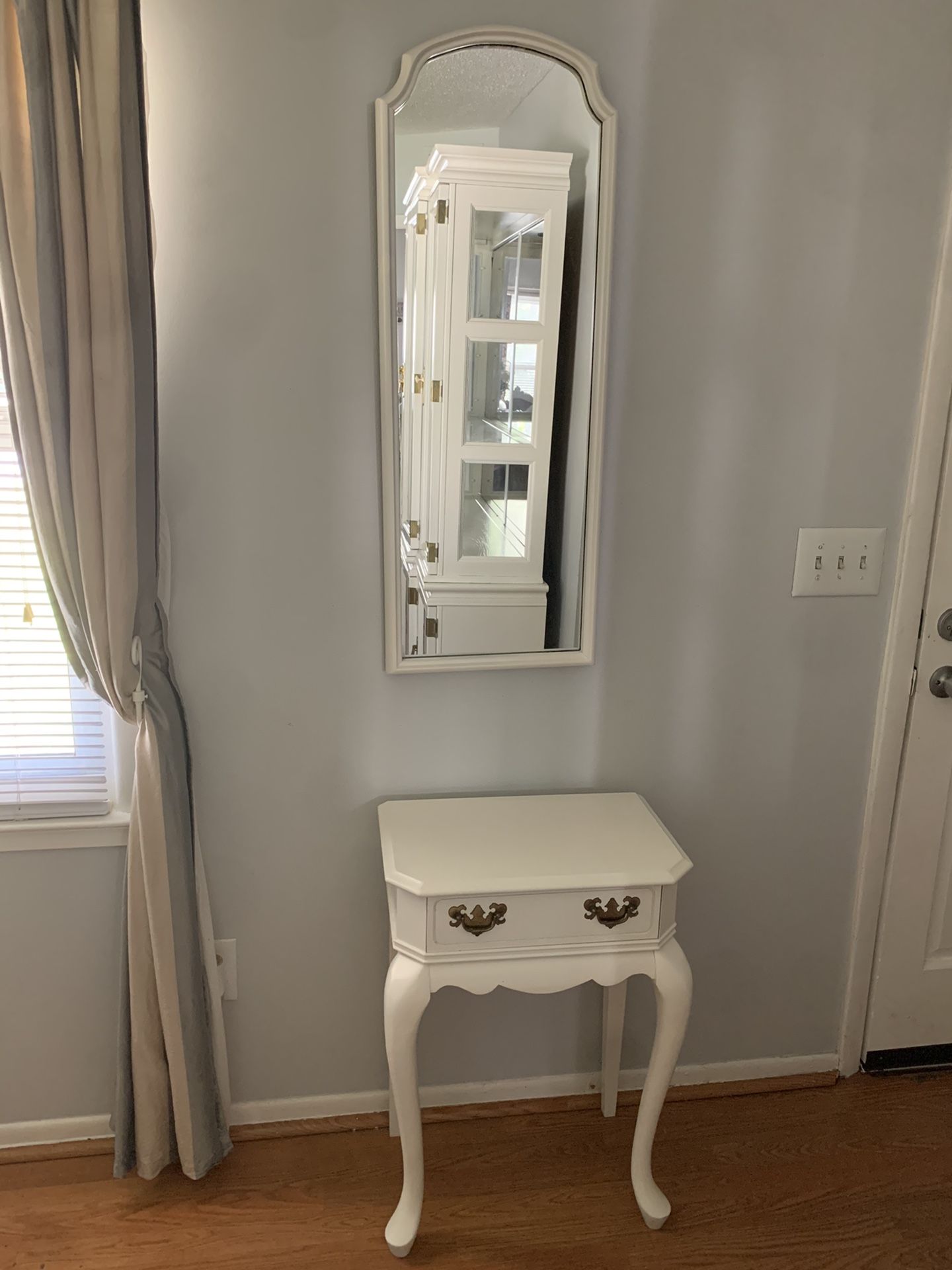 Console table with mirror, Mesa consola con espejo