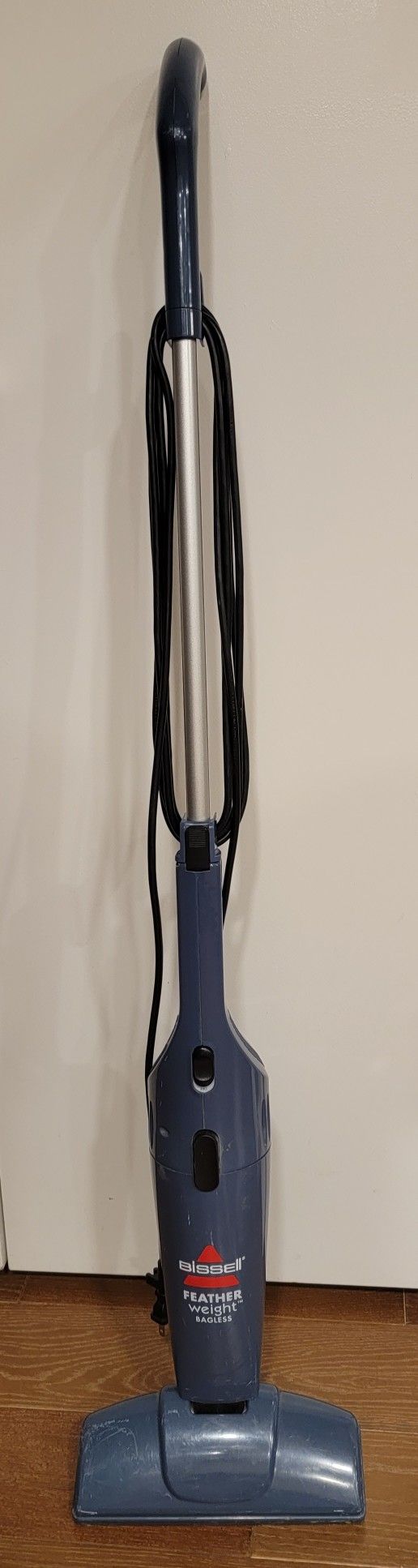 BISSELL 3106-L Featherweight Lightweight Vacuum

