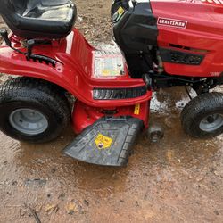 Craftsman T1200 Riding Lawnmower 