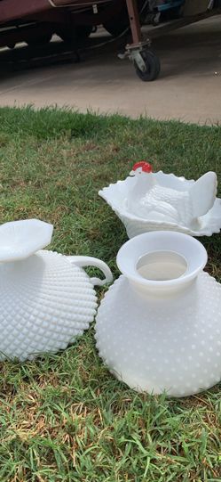 Milk glass lot