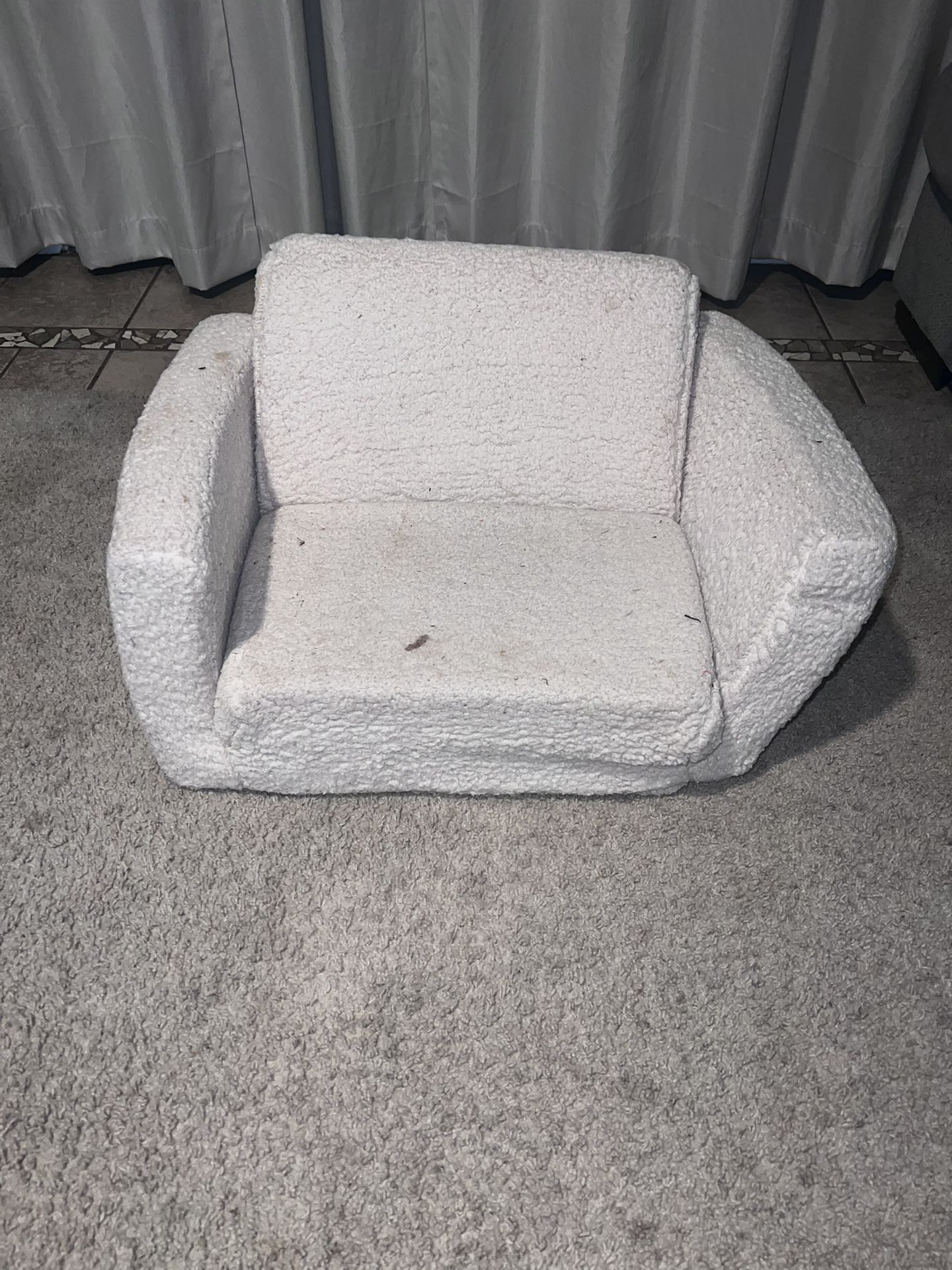 Delta Children Cozee Flip-Out Sherpa 2-in-1 Convertible Chair to Lounger