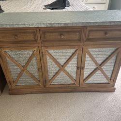 Farmhouse Cabinet Excellent Conditions