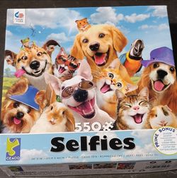 550 piece puzzle CEACO " SELFIES"