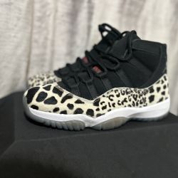 Air Jordan 11s.  Size 8.5m.   129$