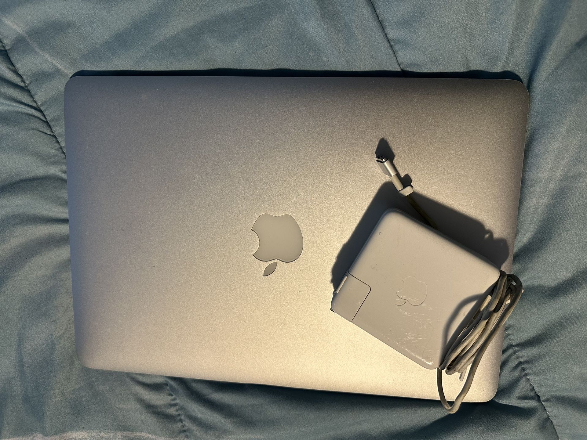 Mac Book