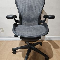 Herman Miller Aeron -Size B- Office Chair (Year 2015)