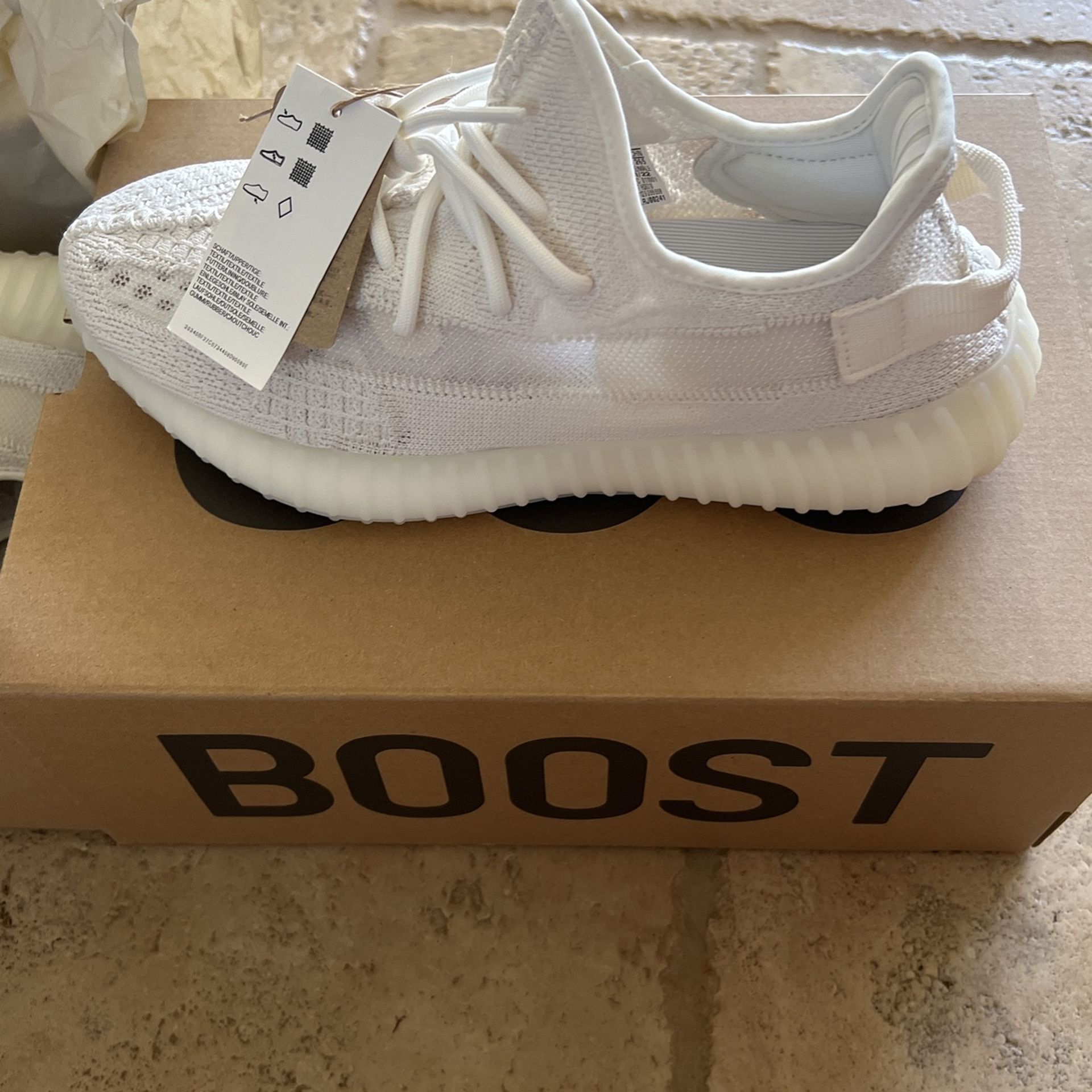 Yeezy 350 *BONE* Size 9 *DEADSTOCK NEVER WORN*