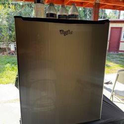 whirlpool mini fridge