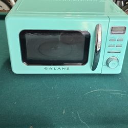 Green Retro Microwave Oven