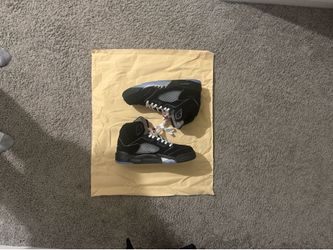 SIZE 11 JORDAN 5 BLACK METALLICS