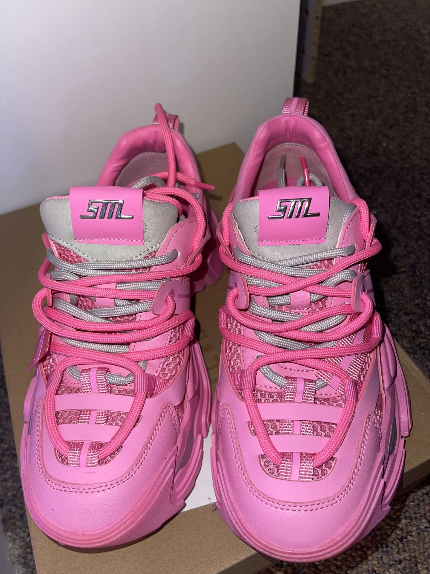 STEVE MADDEN POWER SNEAKERS * Pink*