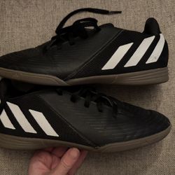 Adidas Youth Size 5.5 Indoor Soccer Shoes