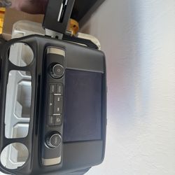 2015 Chevy Silverado 7.1 Inch OEM Screen/radio