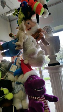 Stuffed animals smoke free pet free home.