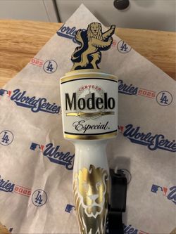 Modelo Especial Lion Top Beer Handle