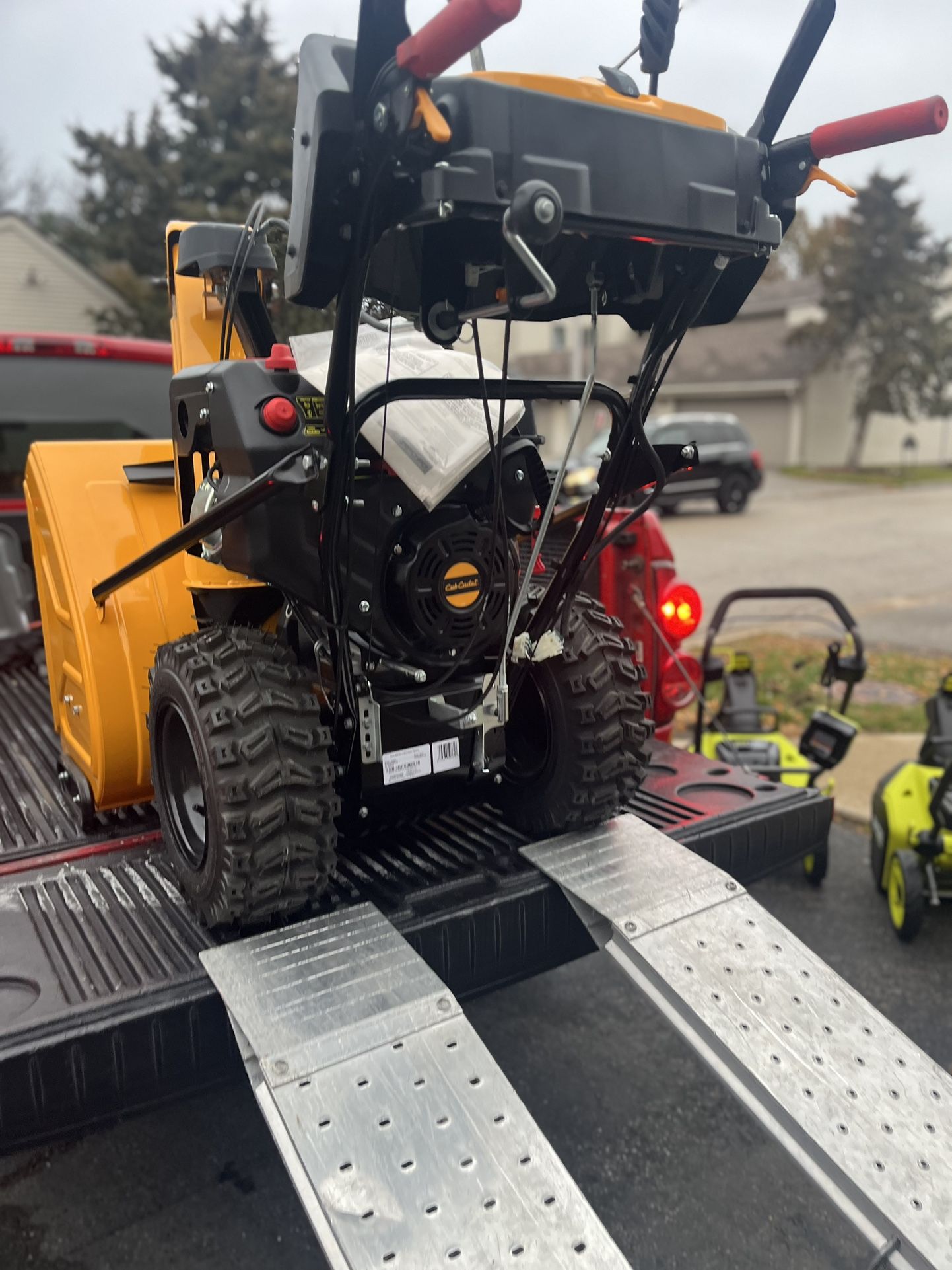 Landscaping Equipment Sale / Brand New Snow Blowers