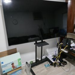 Samsung TV 75" Including The Stand