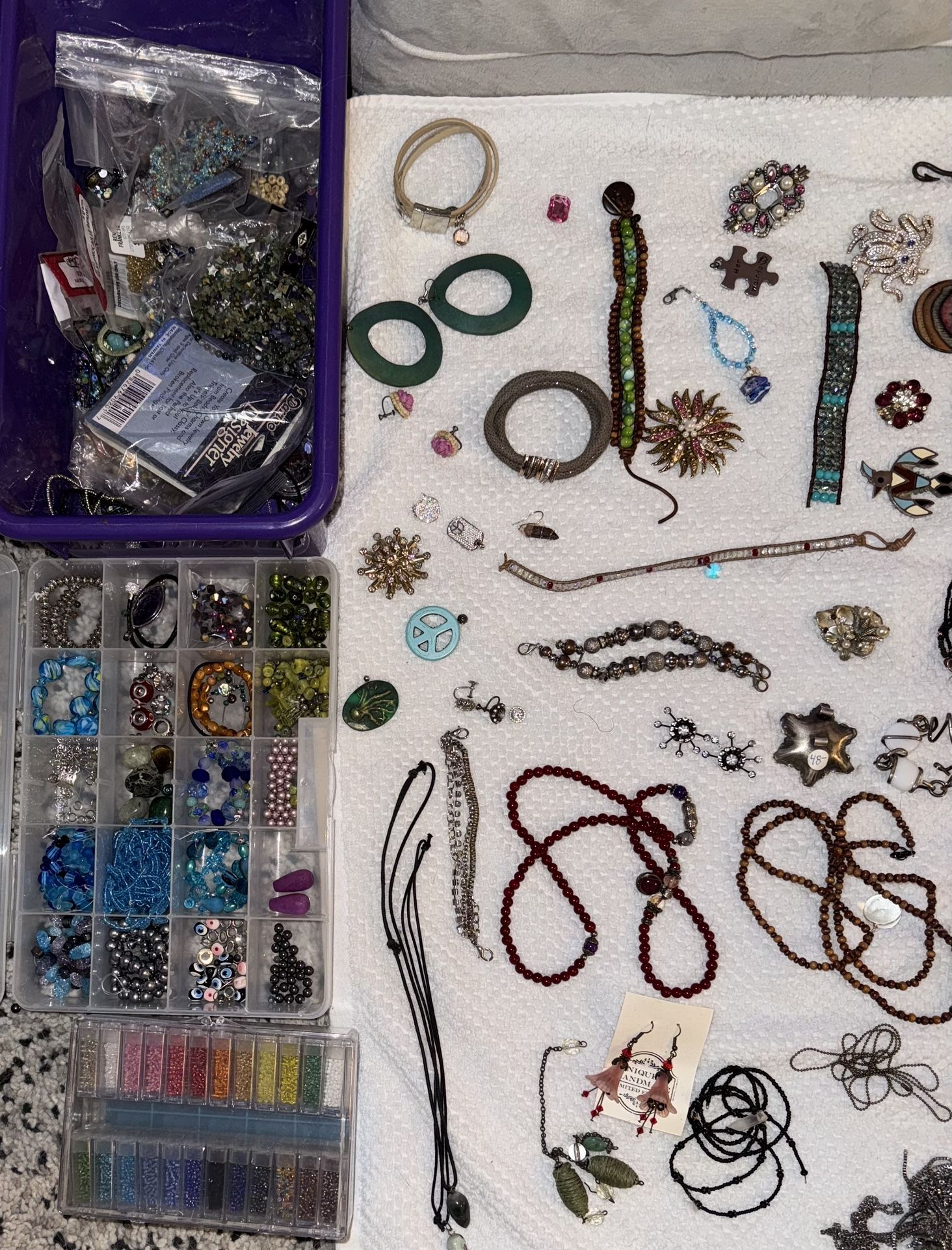 🎨 MASSIVE Jewelry Making & Beading Lot – Beads, Tools, Cords, Findings & More! 🧵