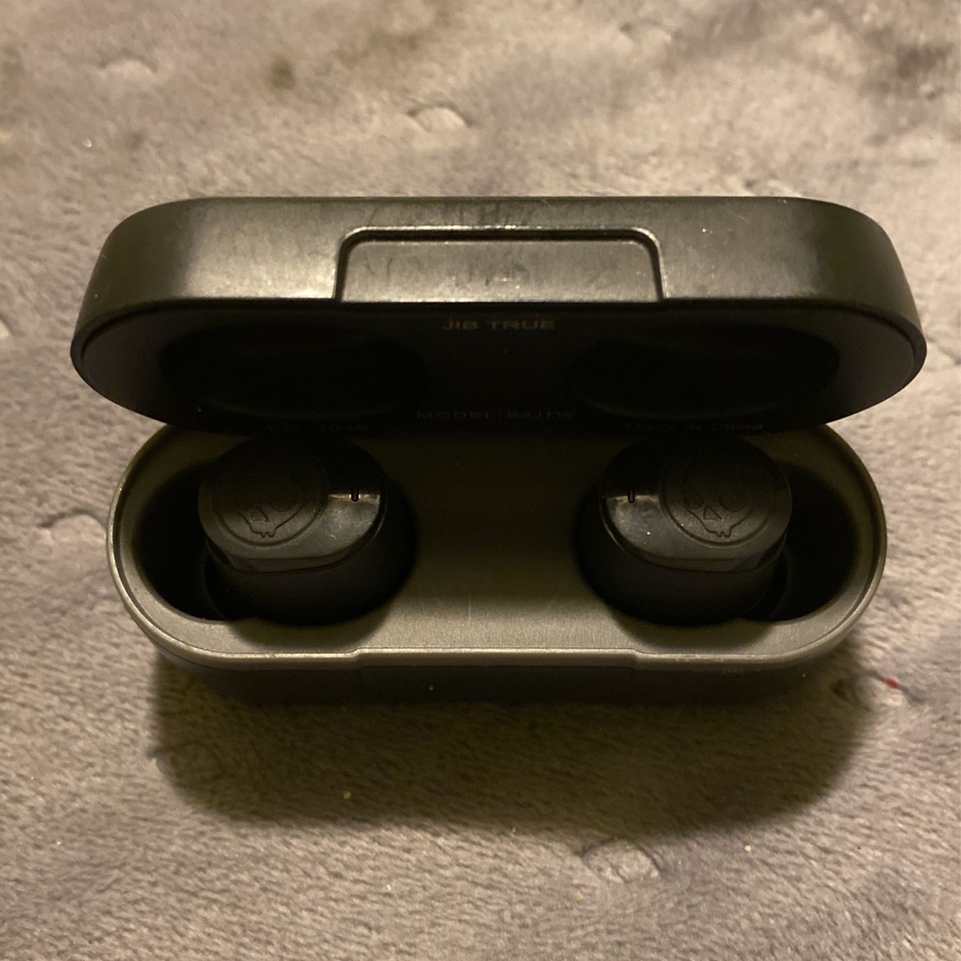 The Skullcandy Sesh Truly Wireless Bluetooth Earbuds 