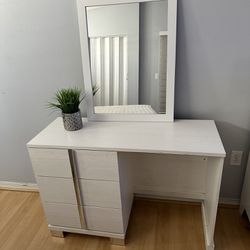 Vanity/desk 
