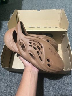 Adidas Yeezy foamrunner