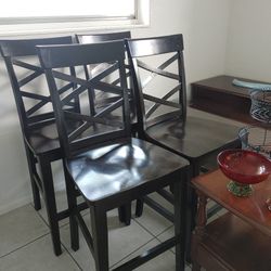 Tall Tall And 4 Chairs  $75