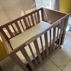 Mini crib