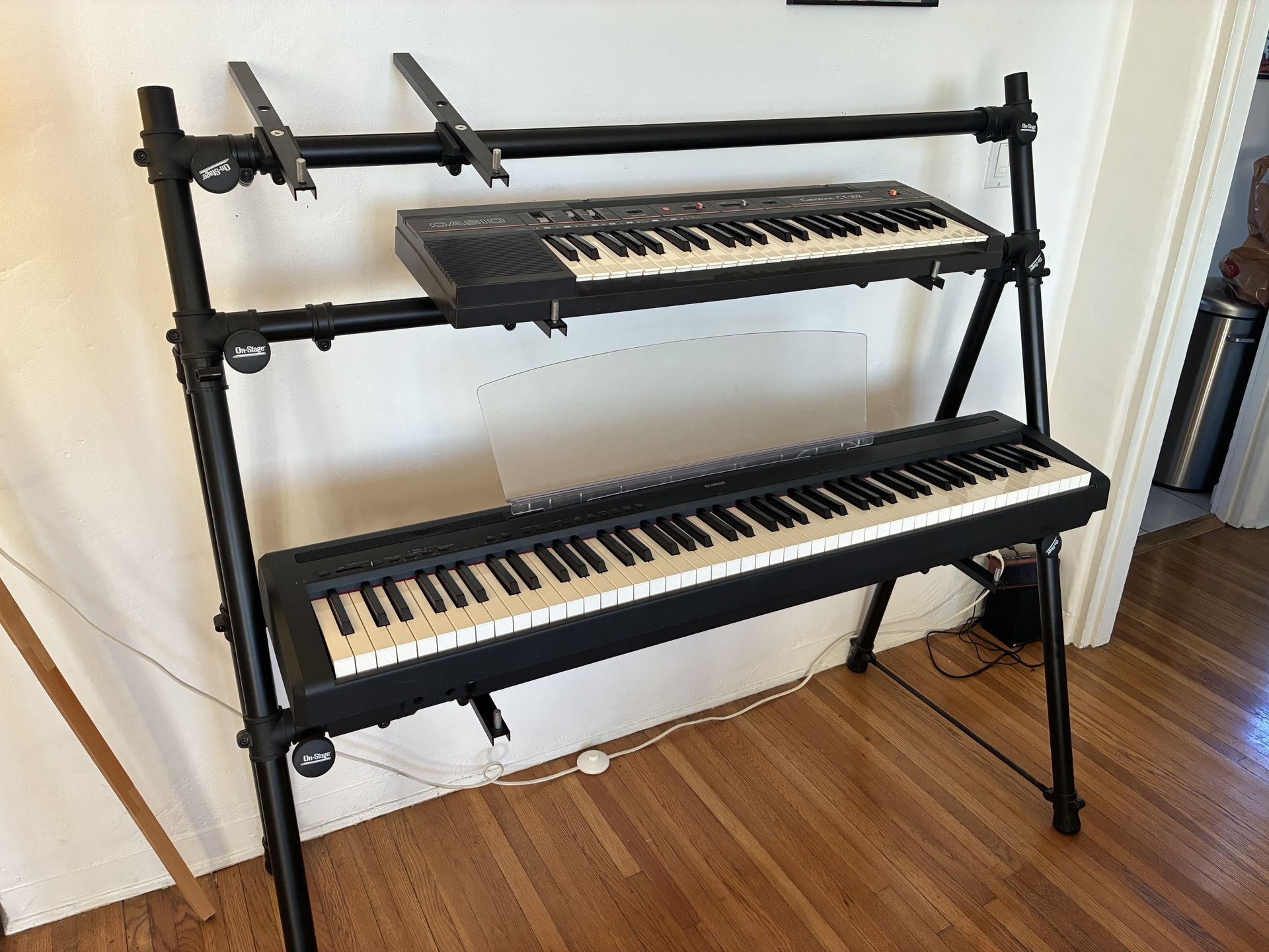 Yamaha Digital/MIDI Keyboard + 3-Tier Keyboard Stand + Casiotone