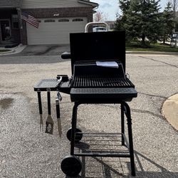 Masterforge 23 in Charcoal Grill Never Used