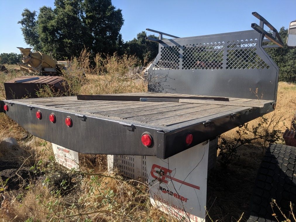 Flat bed