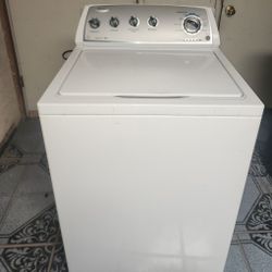Large Capacity Whirlpool Washer 