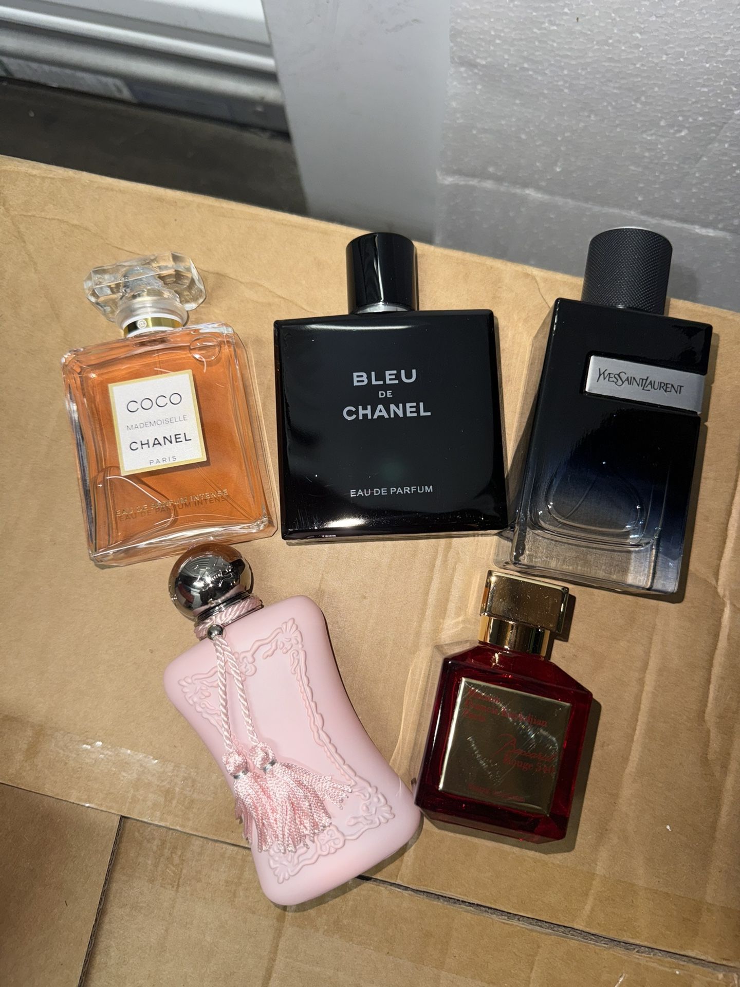 Colognes / Perfumes