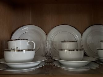 Target Holiday 2009 First Frost porcelain Dinnerware