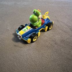 2018 HOT WHEELS NINTENDO YOSHI super mario MACH 8 MARIO KART CAR loose GBG27