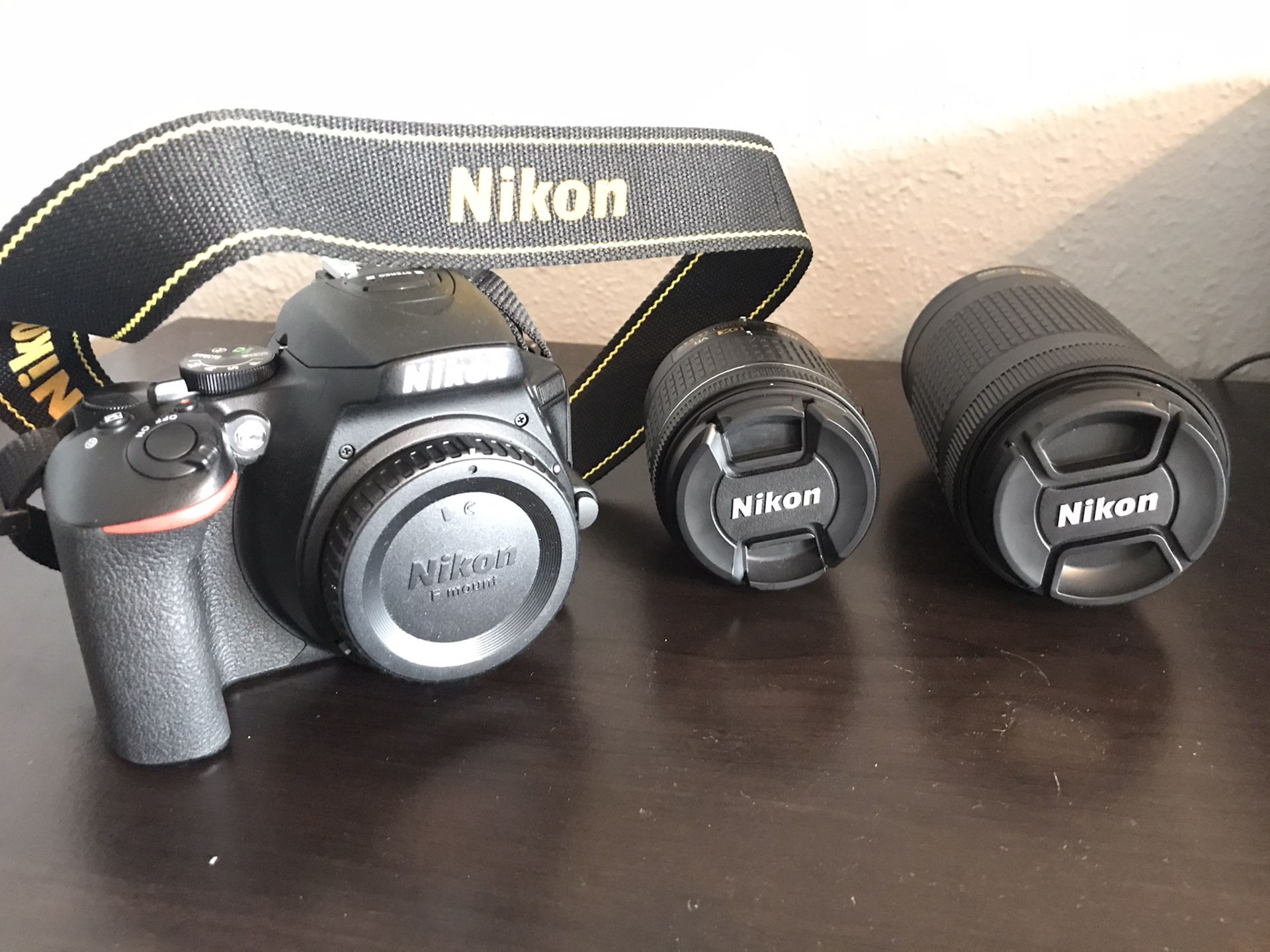Nikon D5600 2 NIKKOR lenses, 2 rechargeable batteries, 128GB SD card