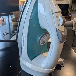 New Hamilton Beach Steam Iron With Retractable Cord