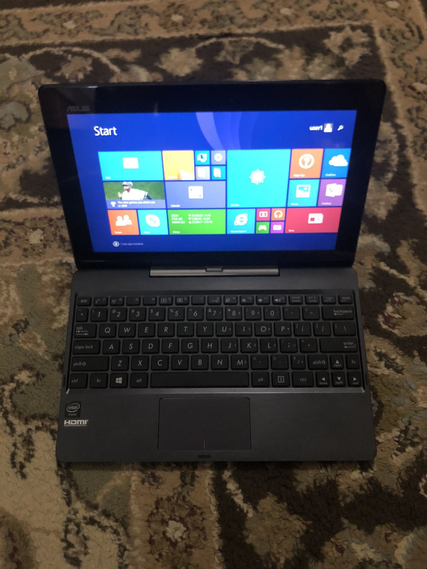 Asus Laptop 2 in 1 with 2gb ram and 64gb ssd