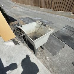Free Sink. 