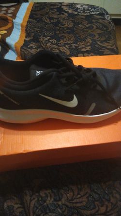 Wmns Nike Flex Experiencia RN 8