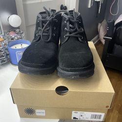 Black Neumel Women Uggs Size Six 