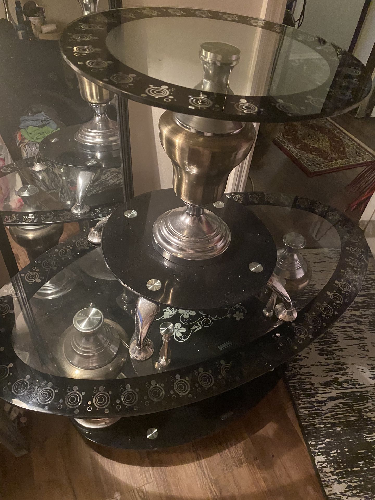 Cocktail table with two end tables