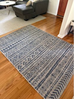 Area Rug- 5.5 X 7.7